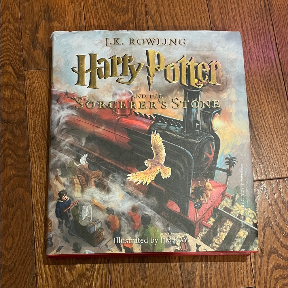 Harry Potter and the Sorcerer's Stone Illustrated Edition - Red Cover